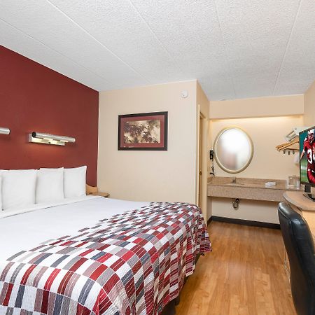 Red Roof Inn Detroit - Roseville St Clair Shores Bagian luar foto