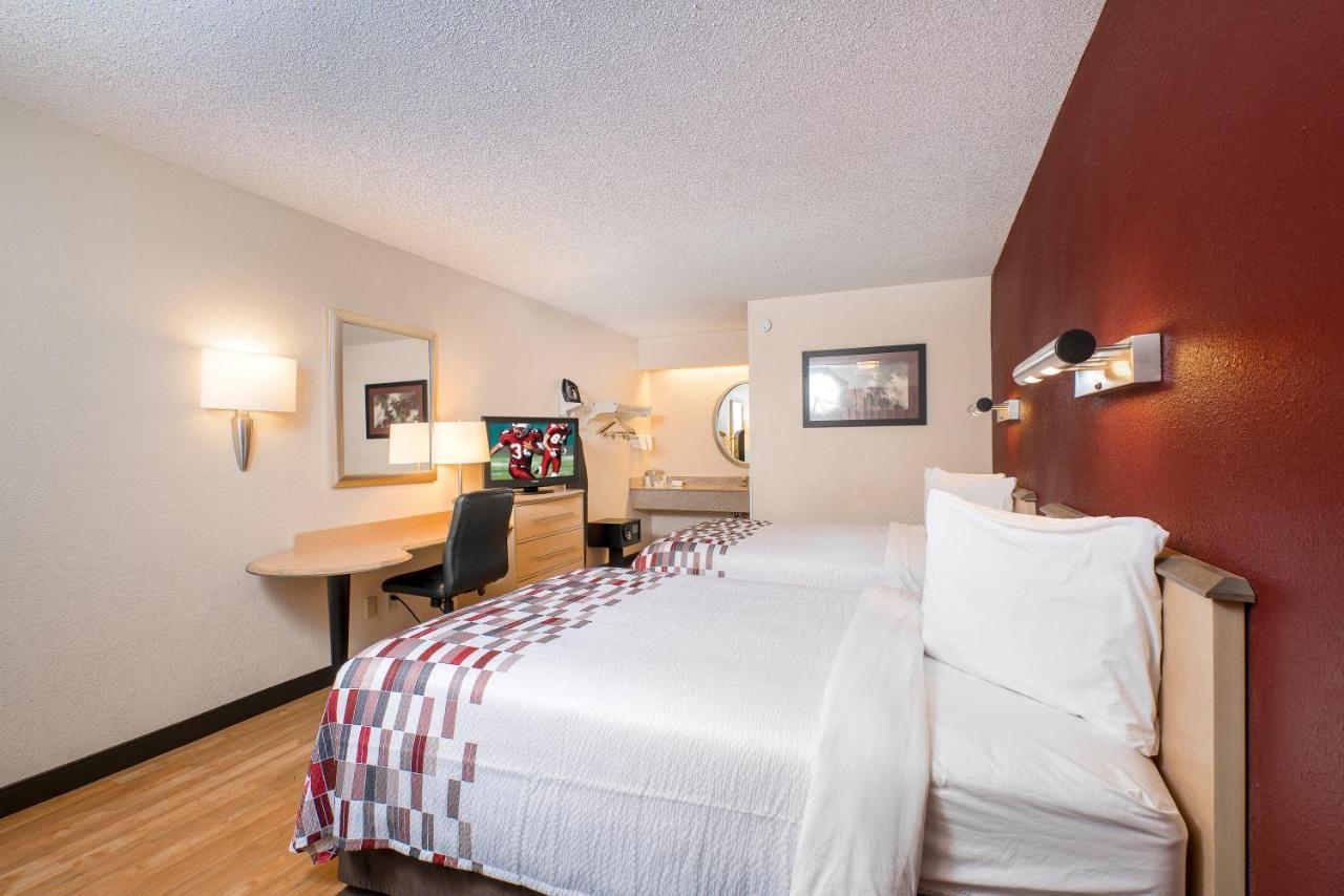 Red Roof Inn Detroit - Roseville St Clair Shores Bagian luar foto