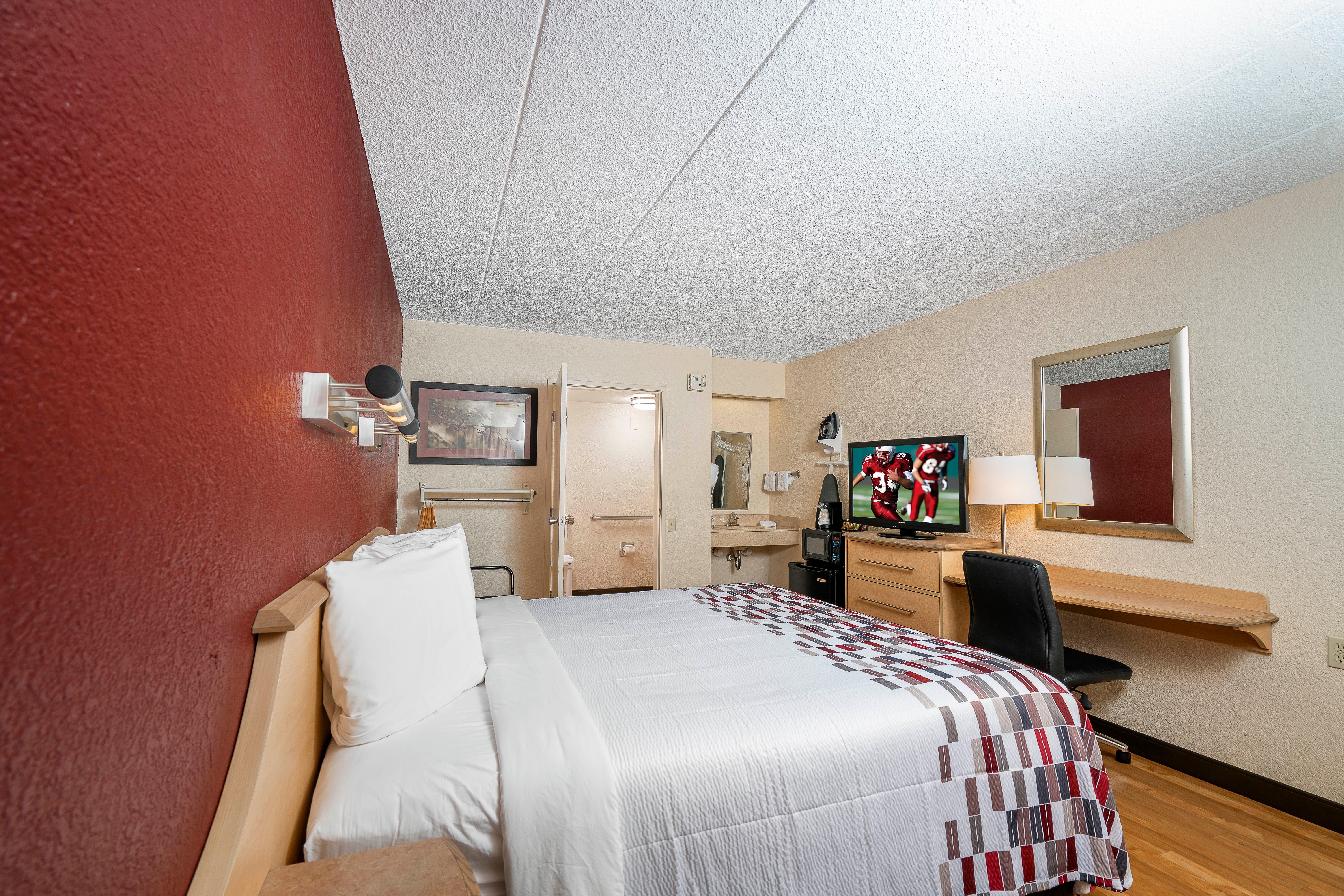Red Roof Inn Detroit - Roseville St Clair Shores Bagian luar foto