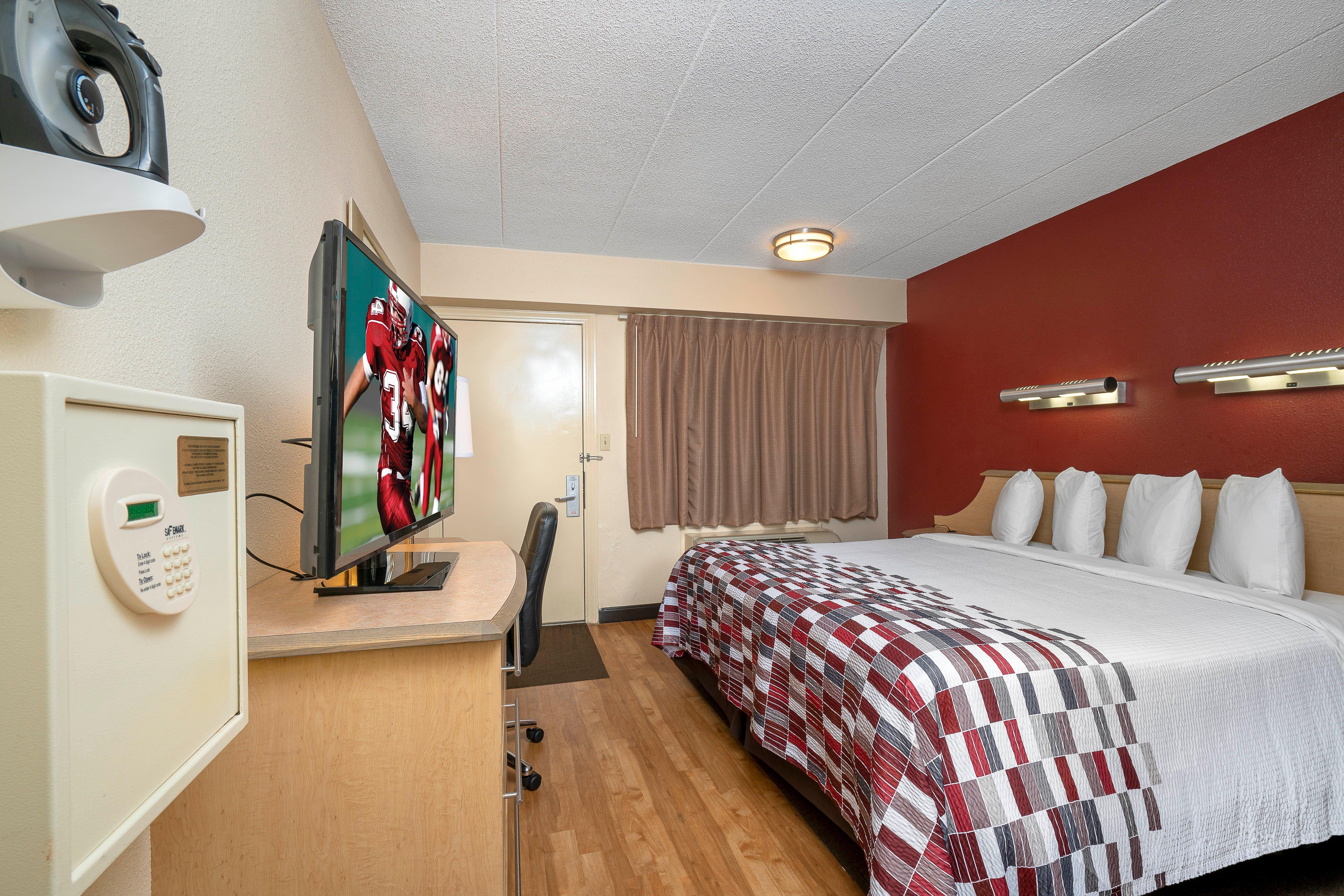 Red Roof Inn Detroit - Roseville St Clair Shores Bagian luar foto