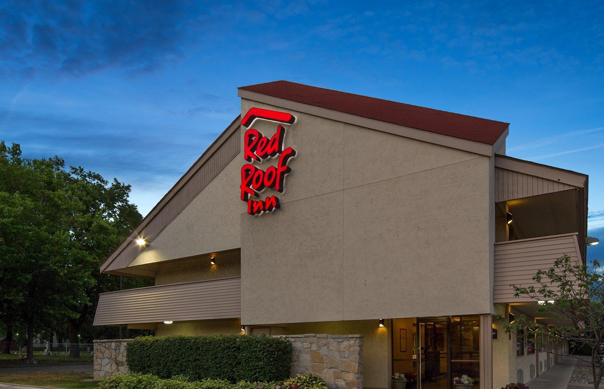 Red Roof Inn Detroit - Roseville St Clair Shores Bagian luar foto