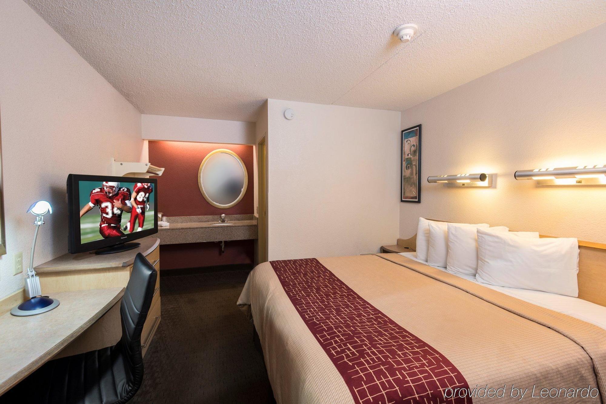 Red Roof Inn Detroit - Roseville St Clair Shores Bagian luar foto