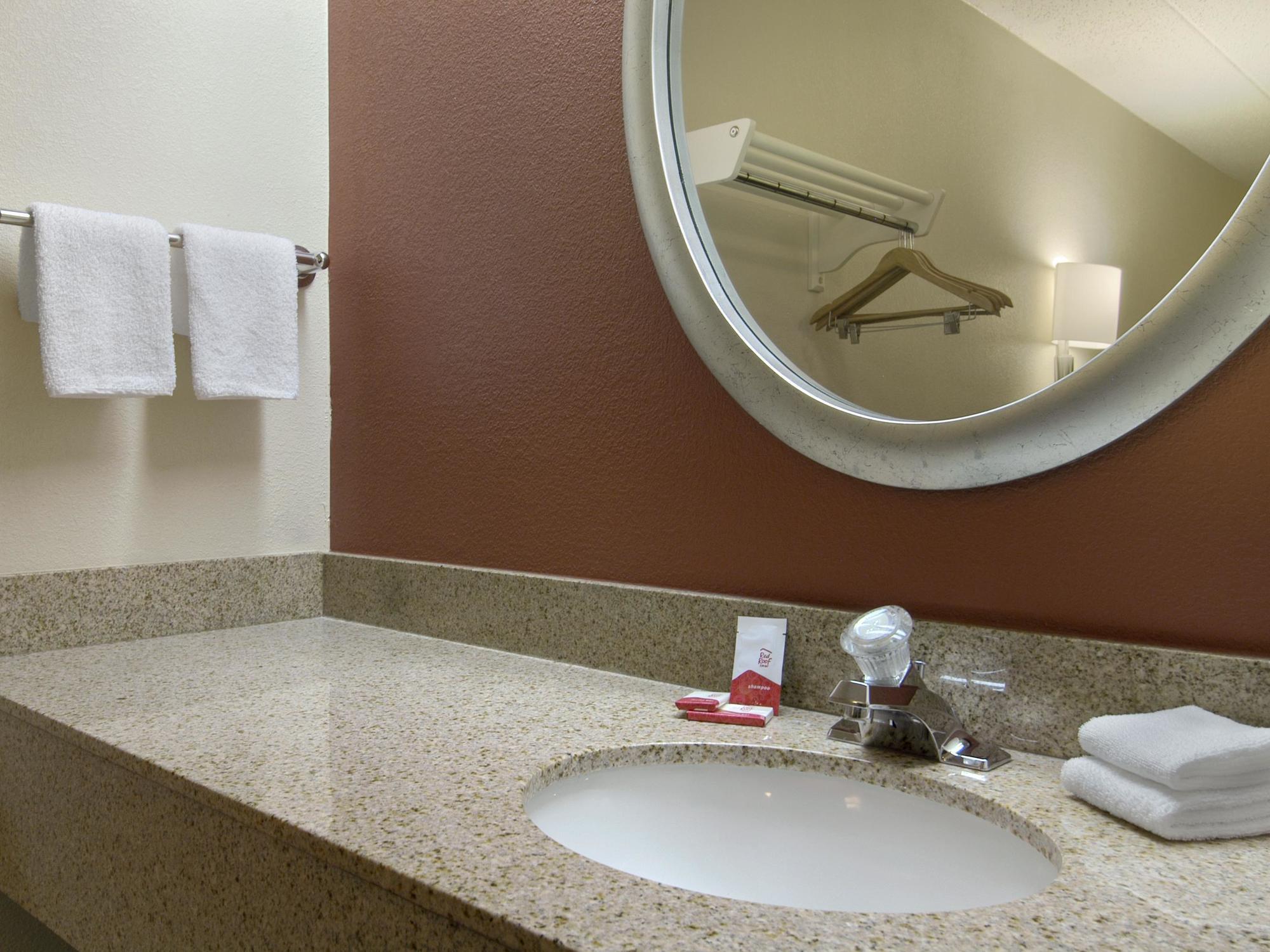 Red Roof Inn Detroit - Roseville St Clair Shores Ruang foto