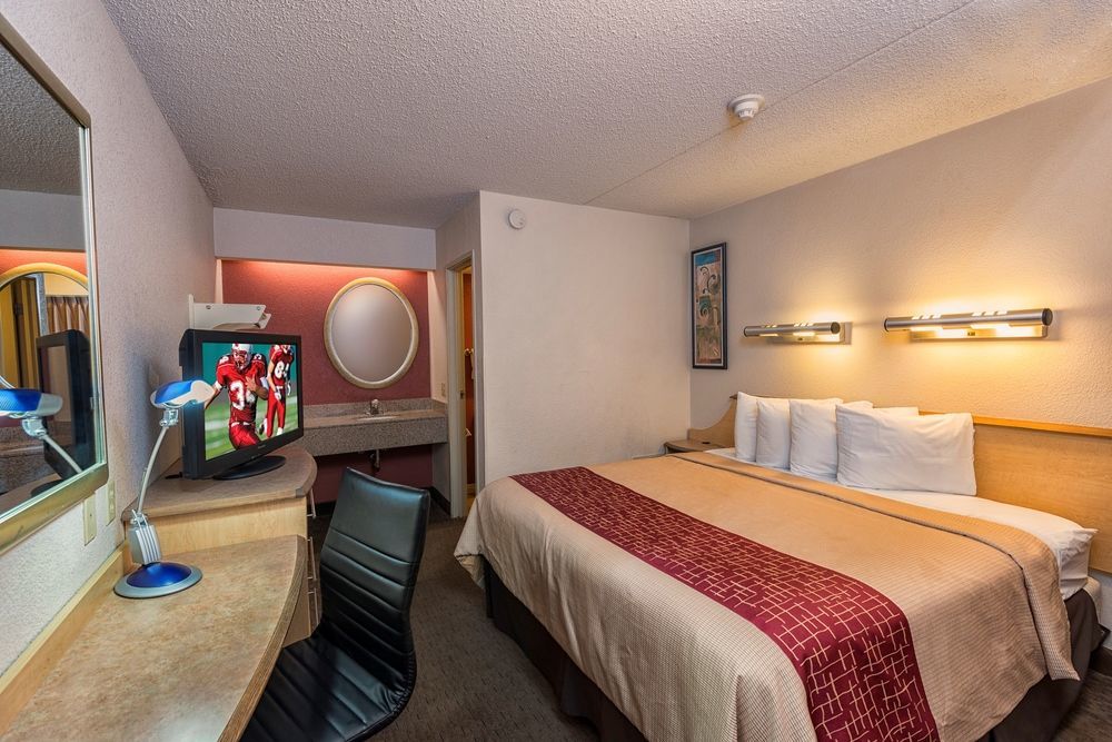 Red Roof Inn Detroit - Roseville St Clair Shores Bagian luar foto