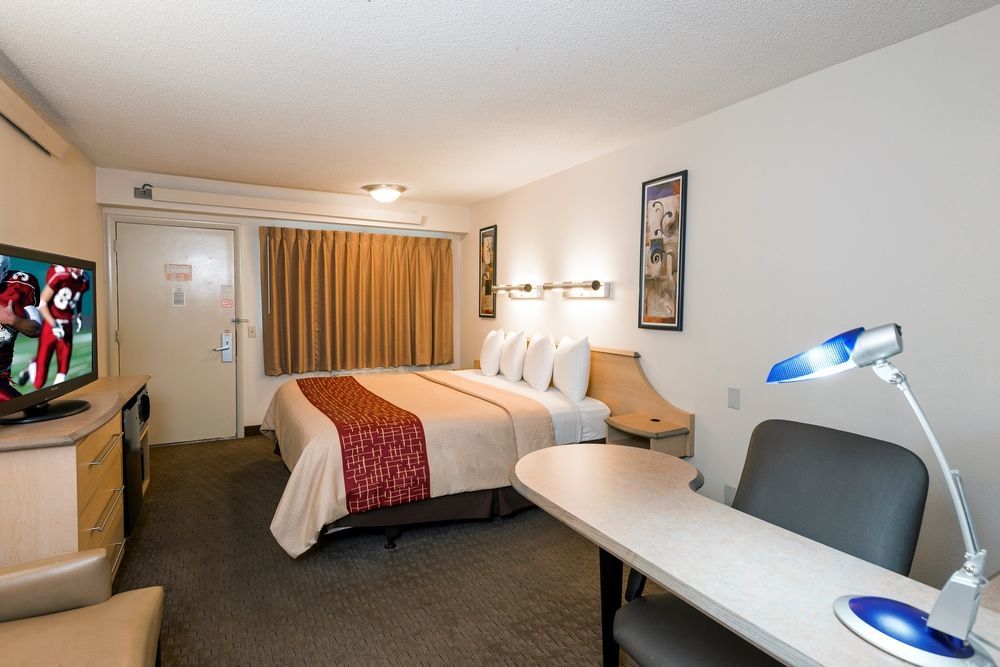 Red Roof Inn Detroit - Roseville St Clair Shores Bagian luar foto