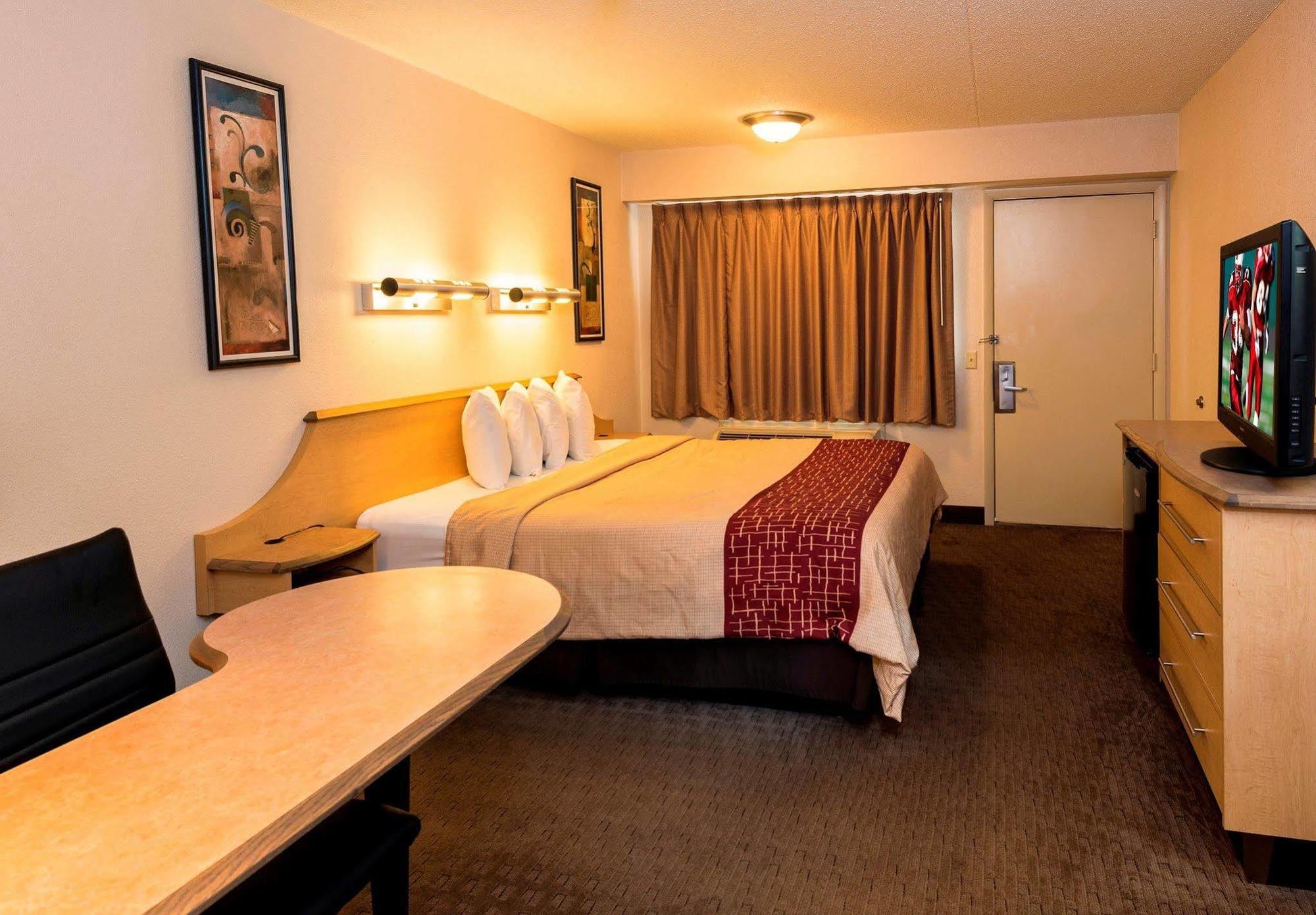Red Roof Inn Detroit - Roseville St Clair Shores Bagian luar foto