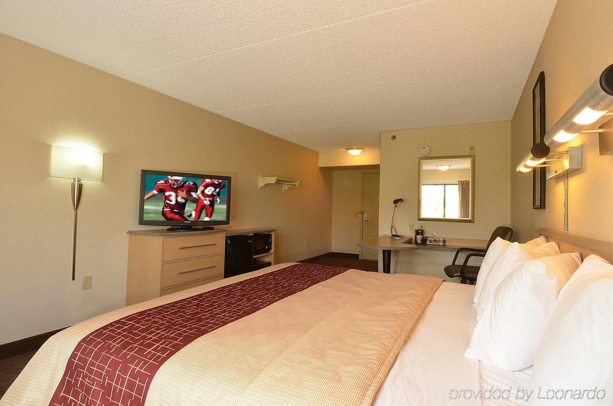 Red Roof Inn Detroit - Roseville St Clair Shores Bagian luar foto
