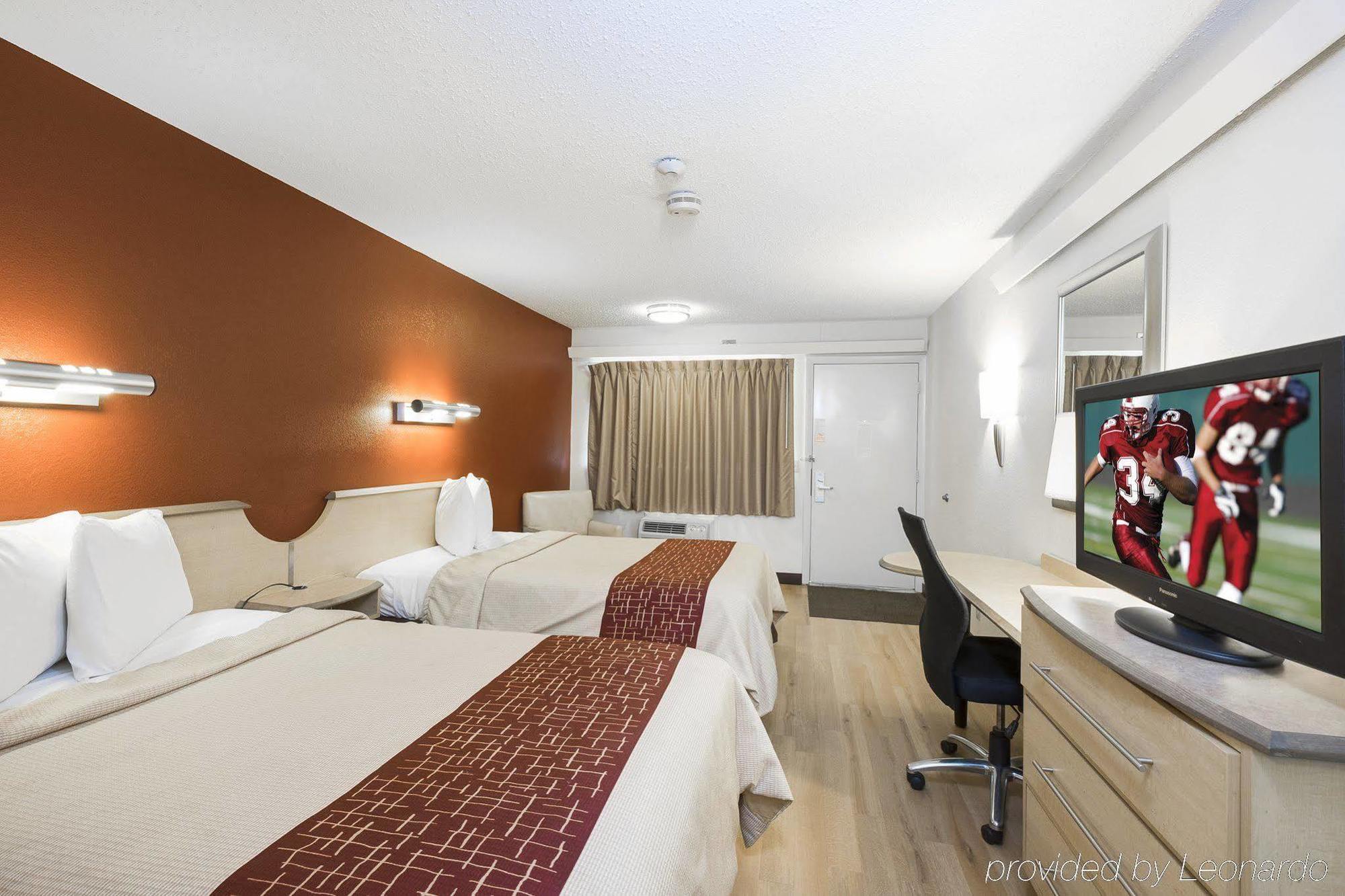 Red Roof Inn Detroit - Roseville St Clair Shores Bagian luar foto