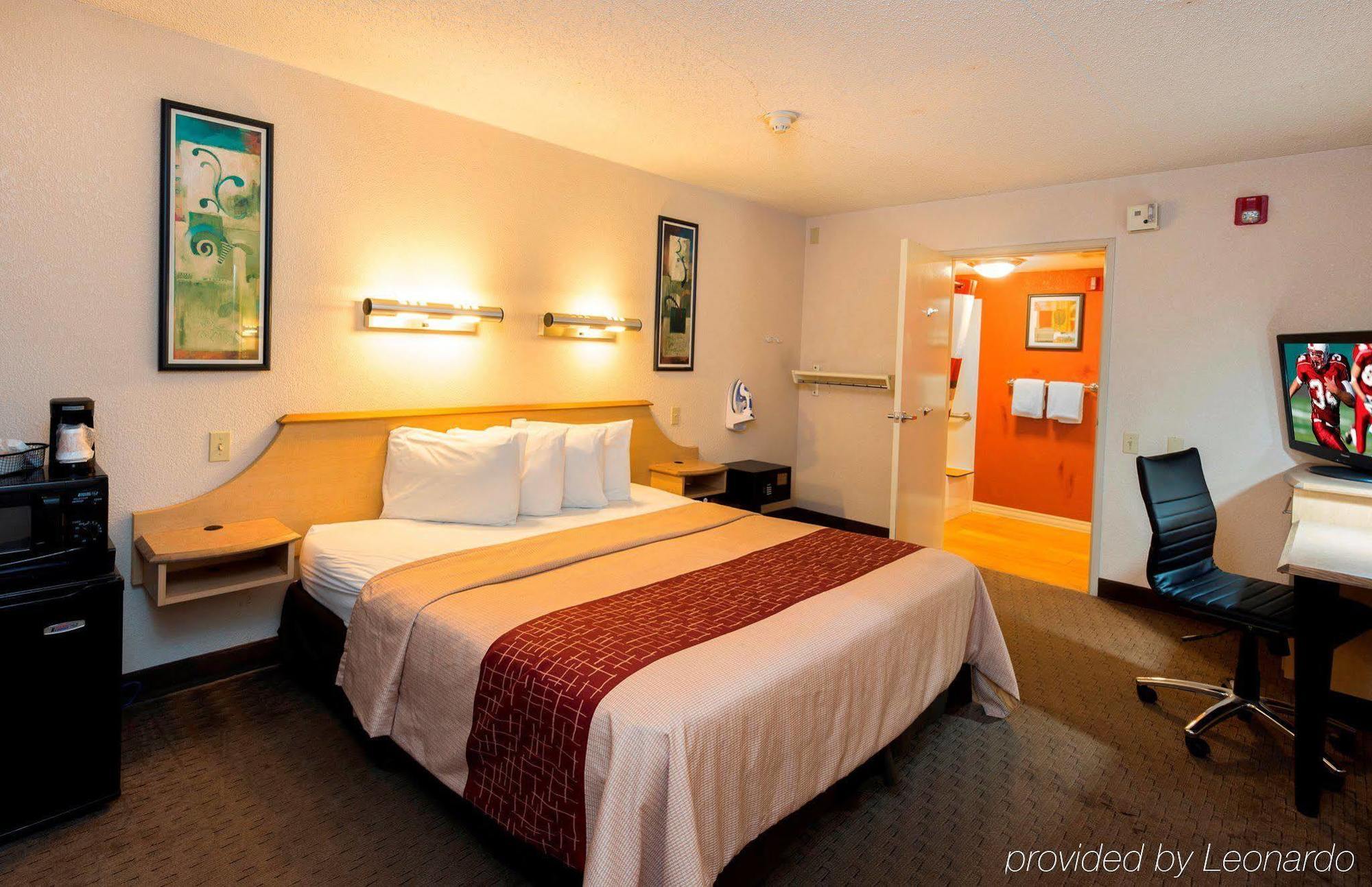 Red Roof Inn Detroit - Roseville St Clair Shores Bagian luar foto