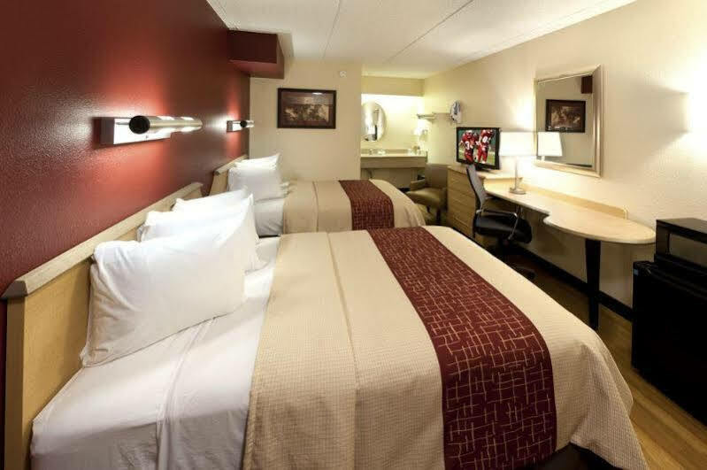 Red Roof Inn Detroit - Roseville St Clair Shores Bagian luar foto